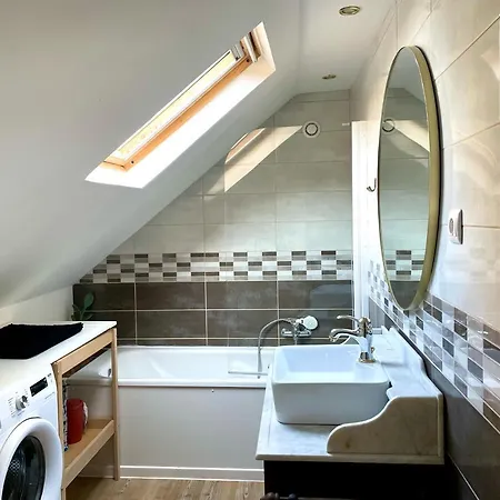 Les Templiers - Maison Avec Cour A 20 M Du Port - *