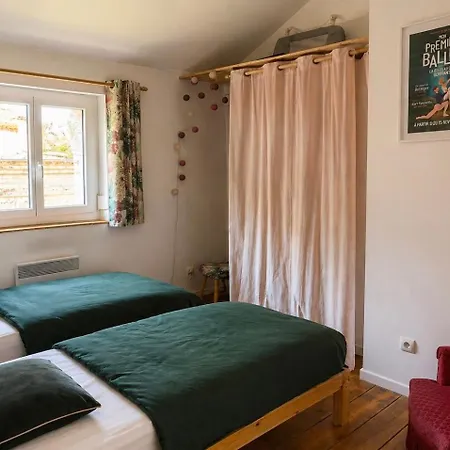 Les Templiers - Maison Avec Cour A 20 M Du Port - Holiday home *